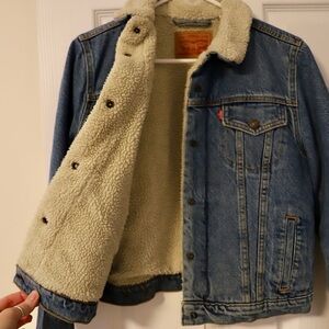 Levi's Classic Blue Denim Jacket with Sherpa Lining NWOT